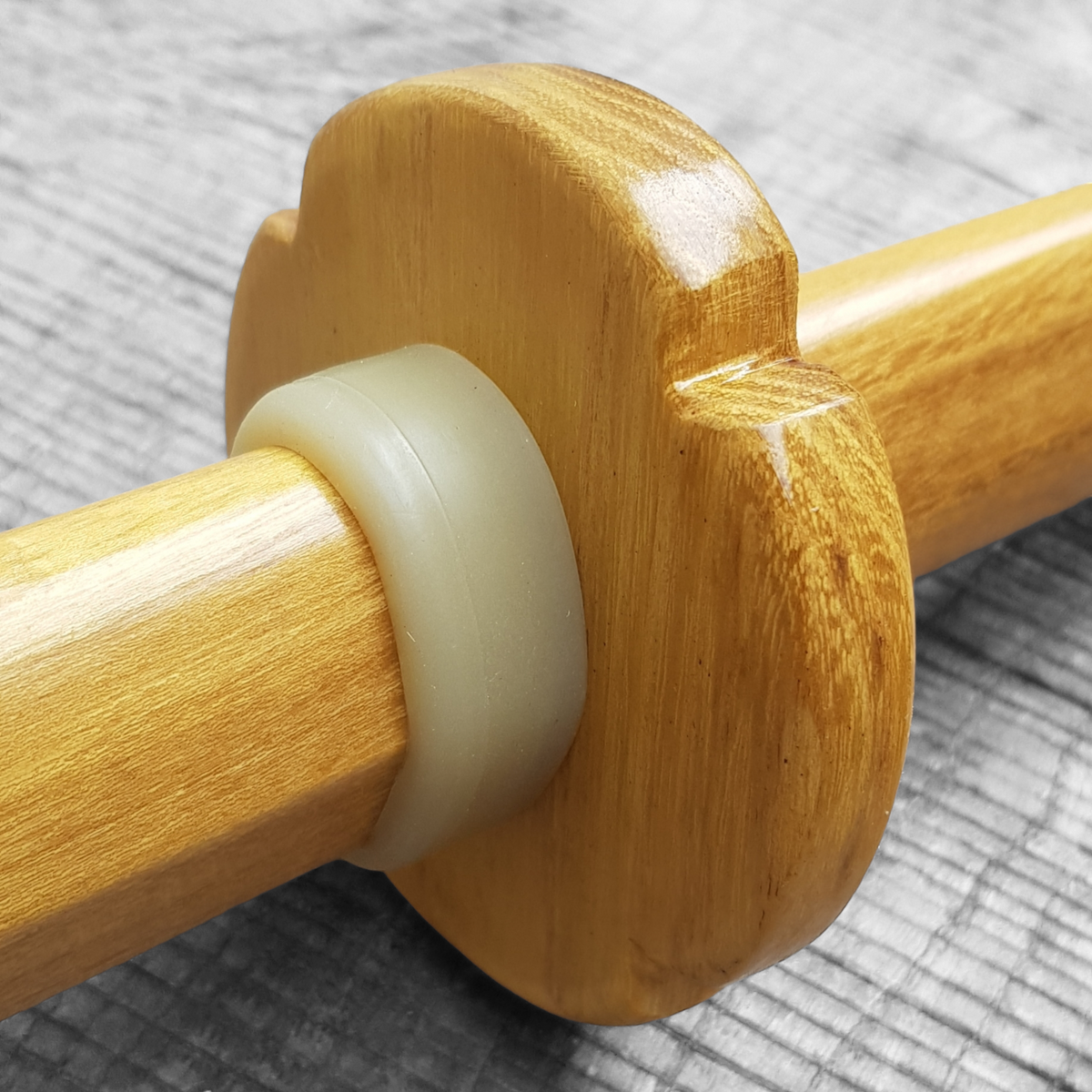 Wooden tsuba (garda) for bokken - Natural Wood Robinia – Bokuto Shop