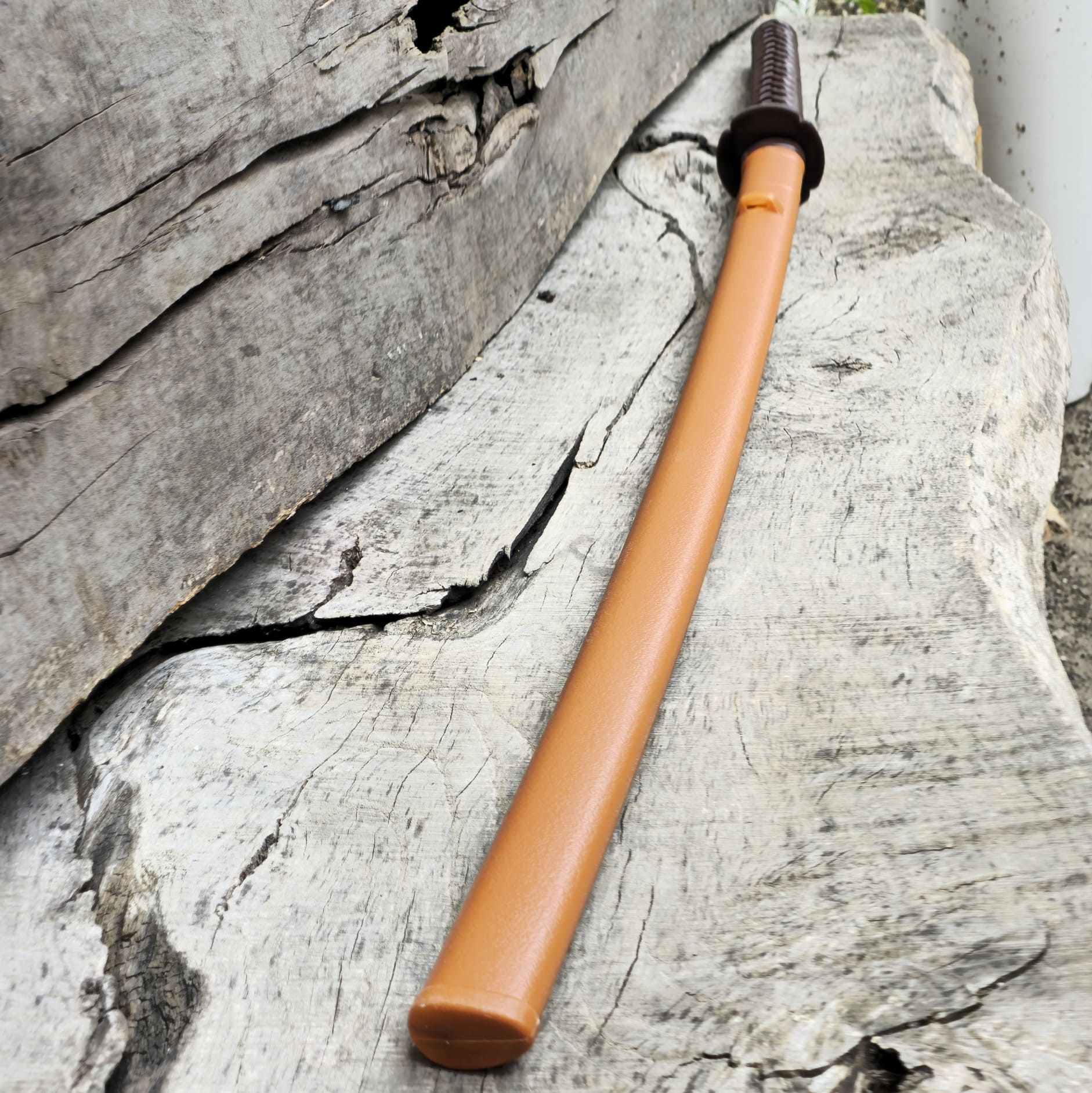 Premium wooden bokken for martial arts training, designed for kendo, aikido, and samurai practice. Durable wood with a smooth finish for optimal handling