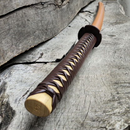 Premium wooden bokken for martial arts training, designed for kendo, aikido, and samurai practice. Durable wood with a smooth finish for optimal handling