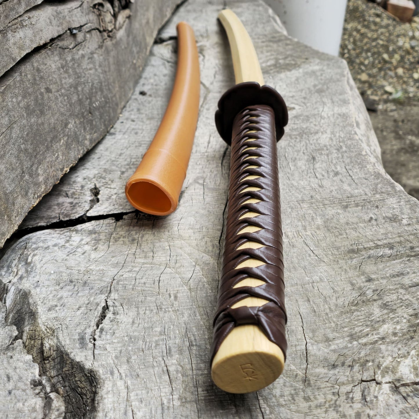 Premium wooden bokken for martial arts training, designed for kendo, aikido, and samurai practice. Durable wood with a smooth finish for optimal handling