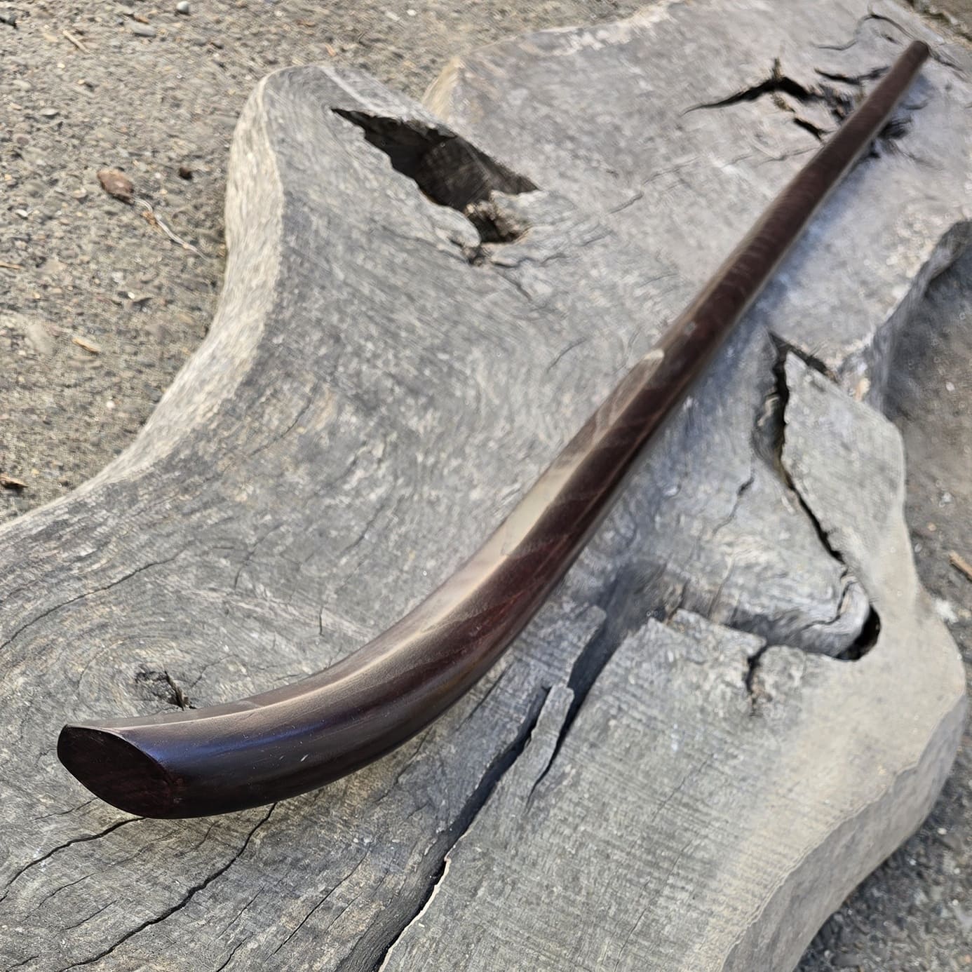 The training naginata is a wooden weapon made like a replica of Japanese edged weapons, Chinese Guandao or European glaive with a long shaft and a long blade extending to the point.