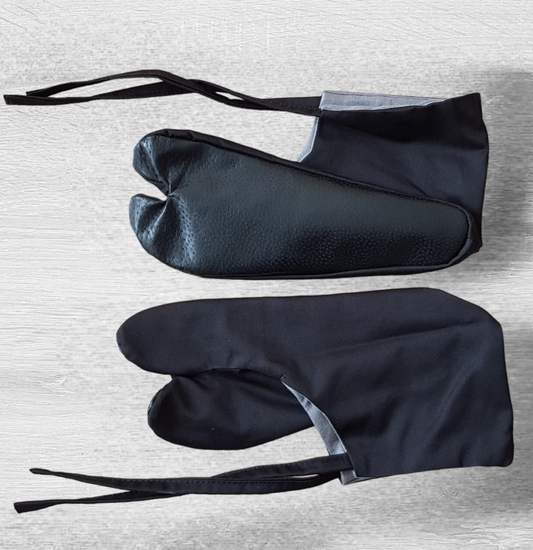 Traditional Japanese tabi for martial arts and stage performance