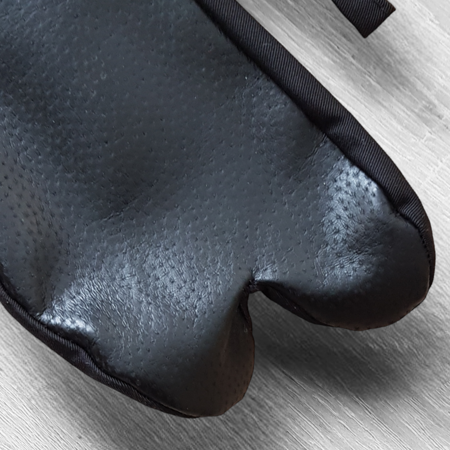 Comfortable breathable tabi socks for training and workouts