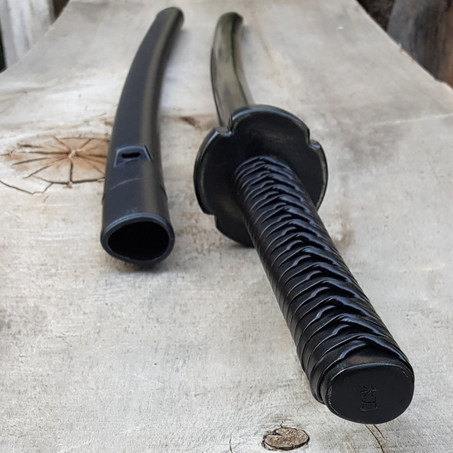 Wooden daito bokken with tsuba, plastic saya and tsukamaki - Japanese sword 102 cm (40.1") for Iaido - European Hornbeam