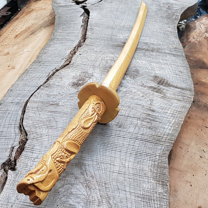 Дерев'яний Bokken Daito Deluxe Dragon 102 (40.1") см з цуба- Айкідо, Кендзюцу - Robinia Wood