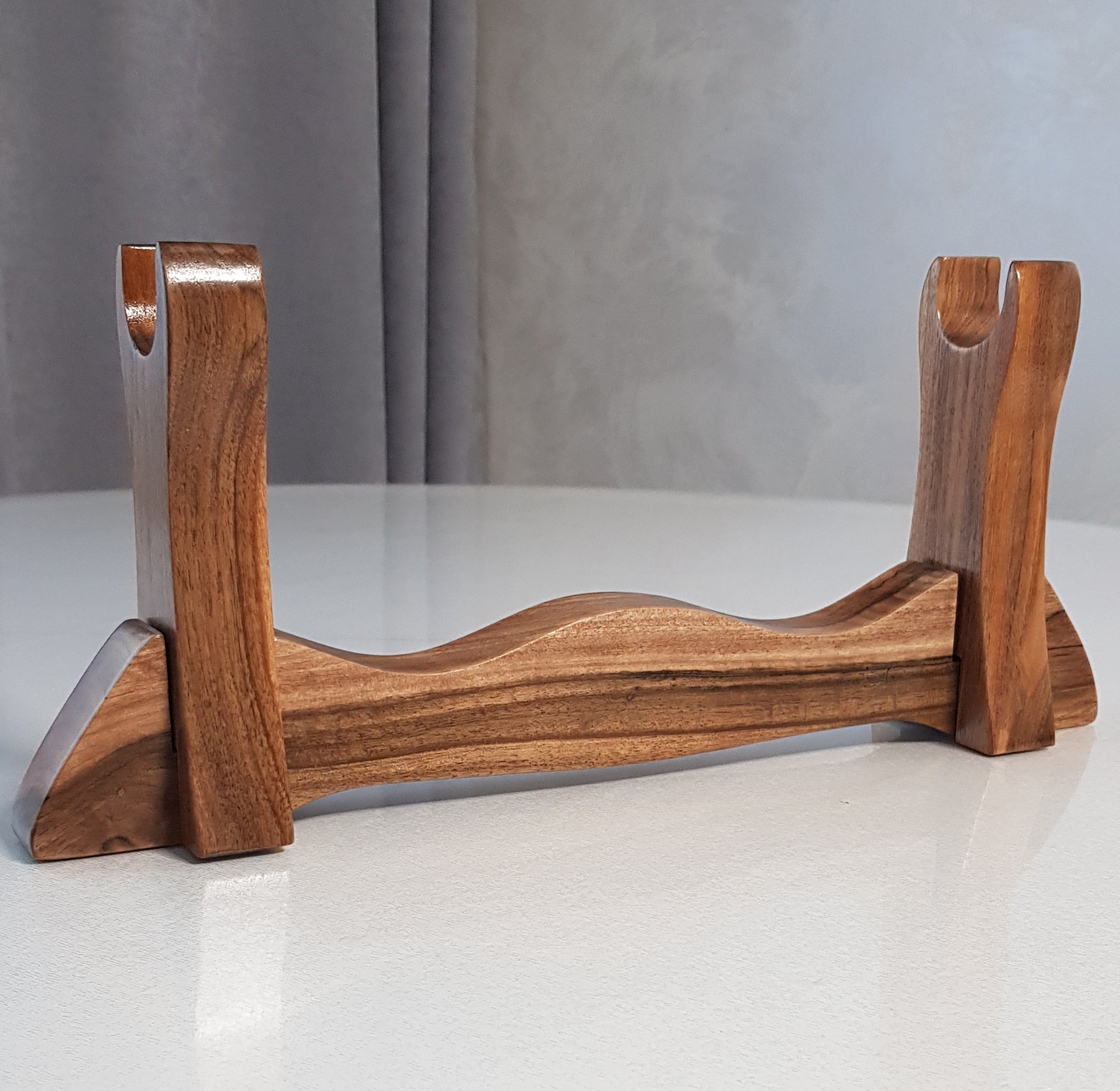 Elegant wooden stand for sword display – ideal for collectors and martial artists