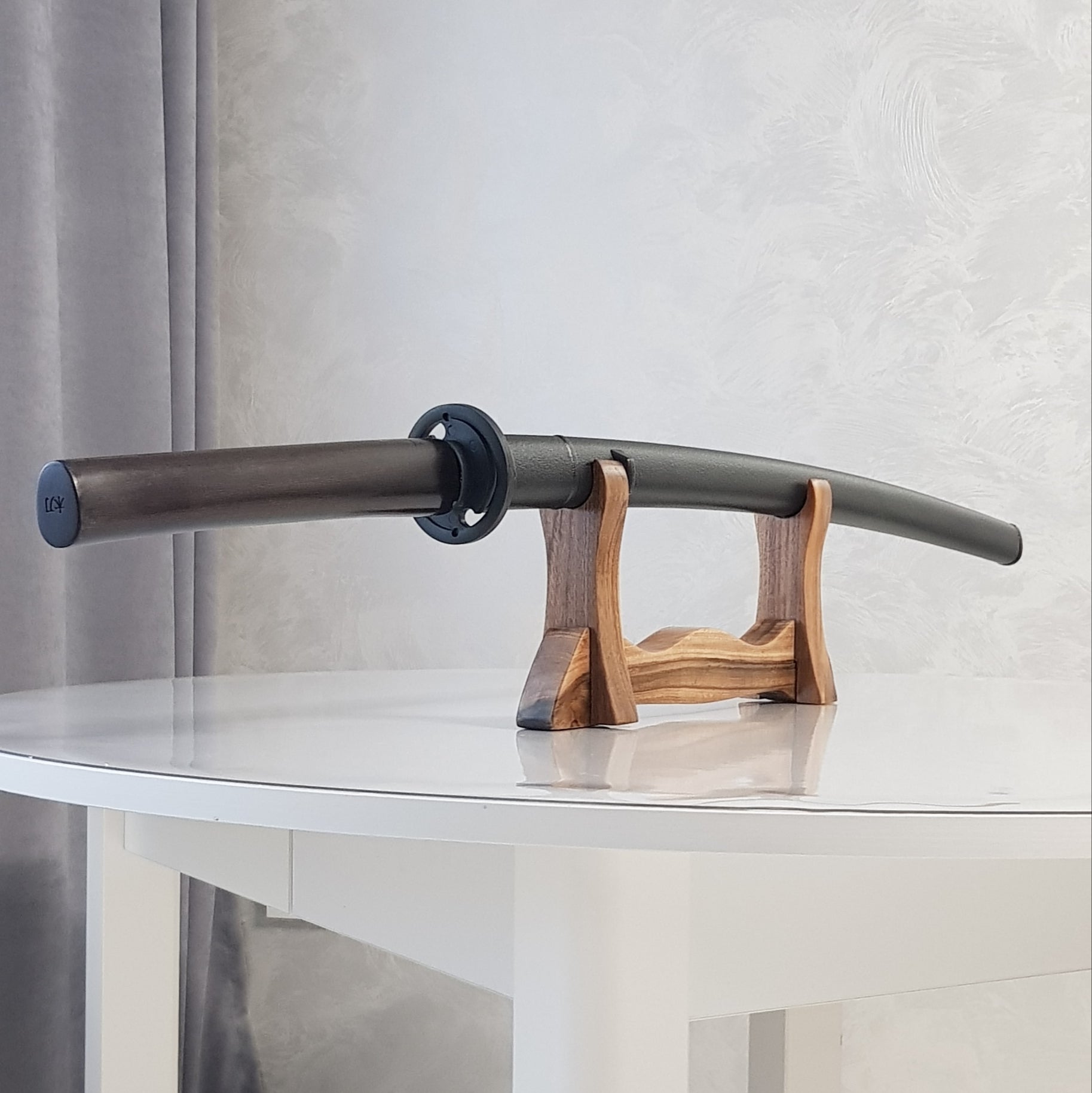 Elegant wooden stand for sword display – ideal for collectors and martial artists