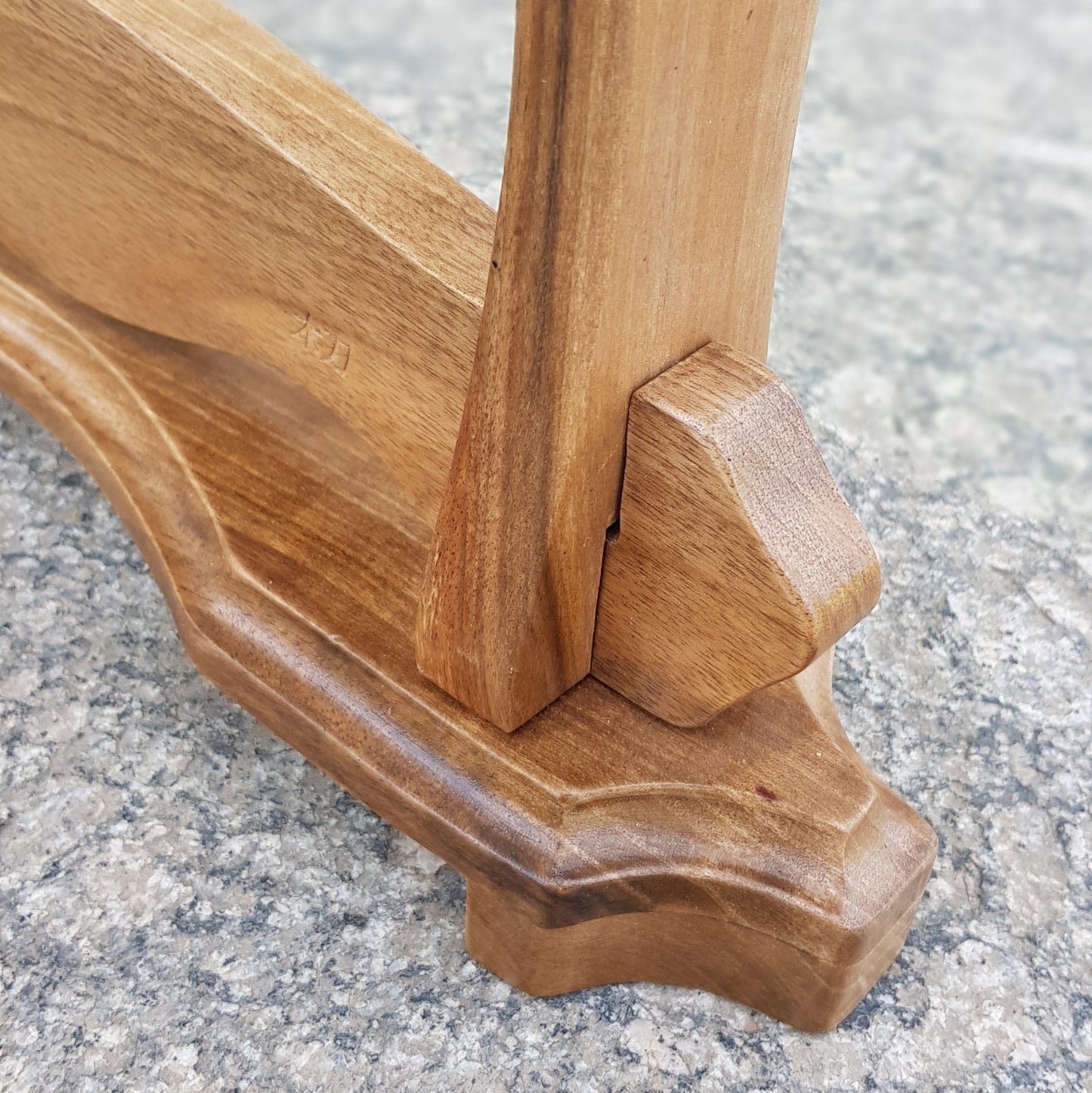 Elegant wooden stand for sword display – ideal for collectors and martial artists