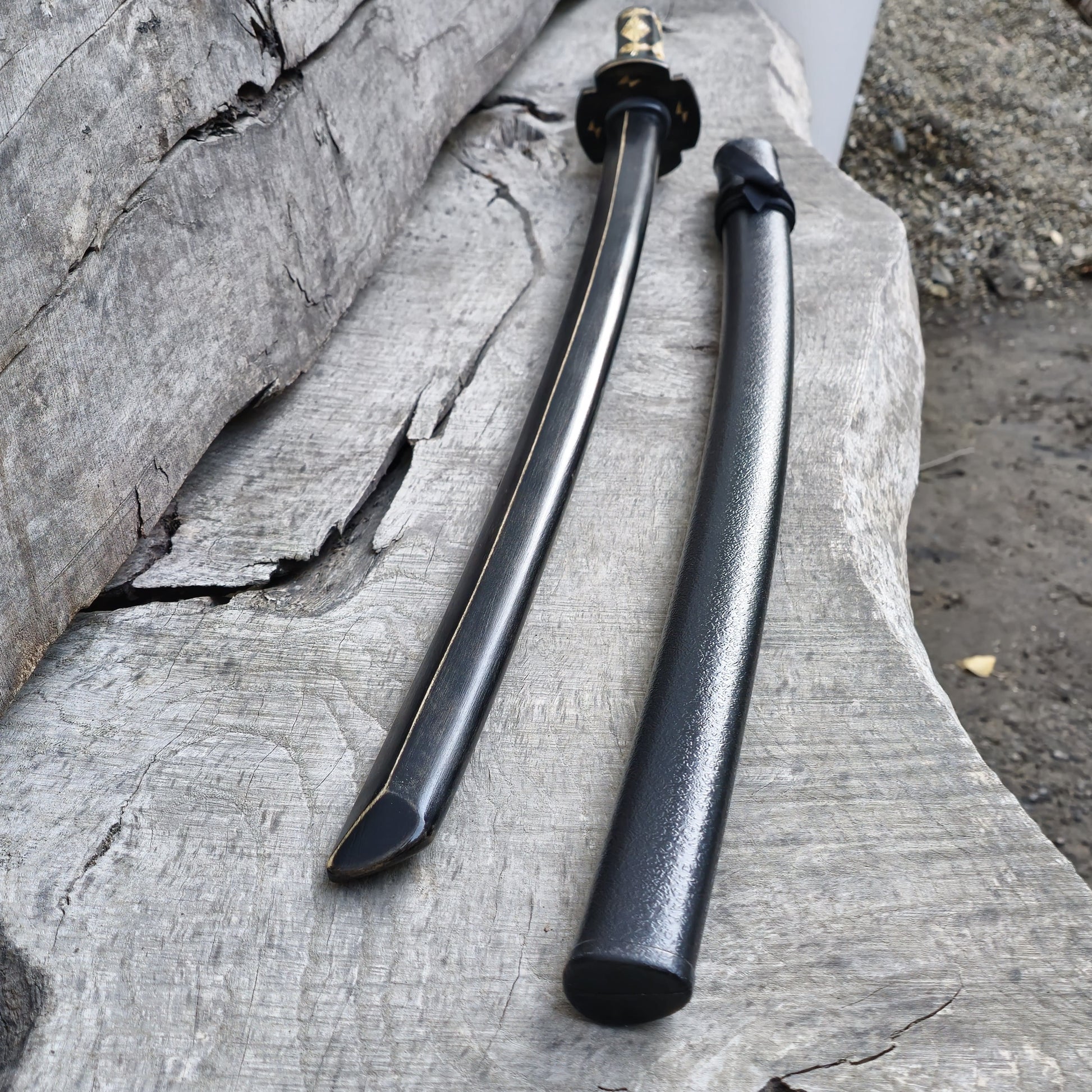 Premium wooden bokken for martial arts training, designed for kendo, aikido, and samurai practice. Durable wood with a smooth finish for optimal handling
