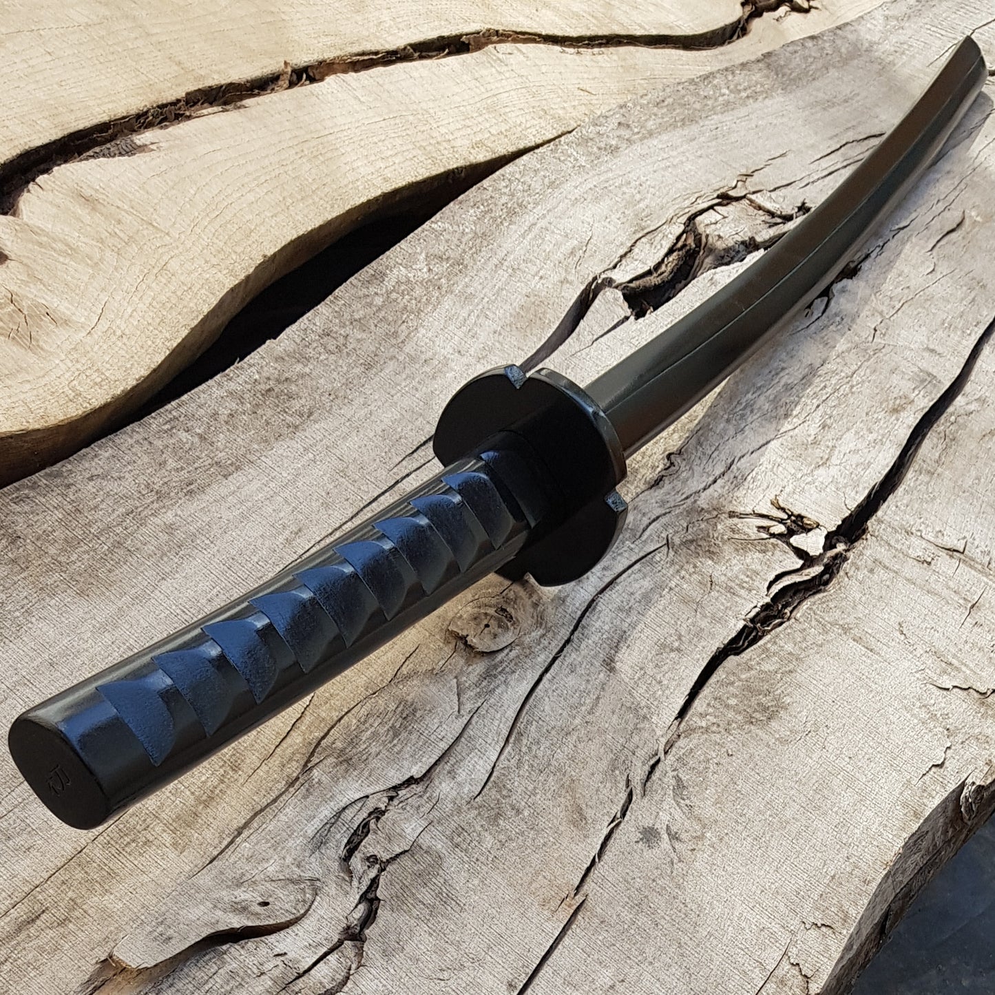 Japanese Daito Deluxe 102 (40.1") with tsuba - Aikido,Kendo - Robinia Wood