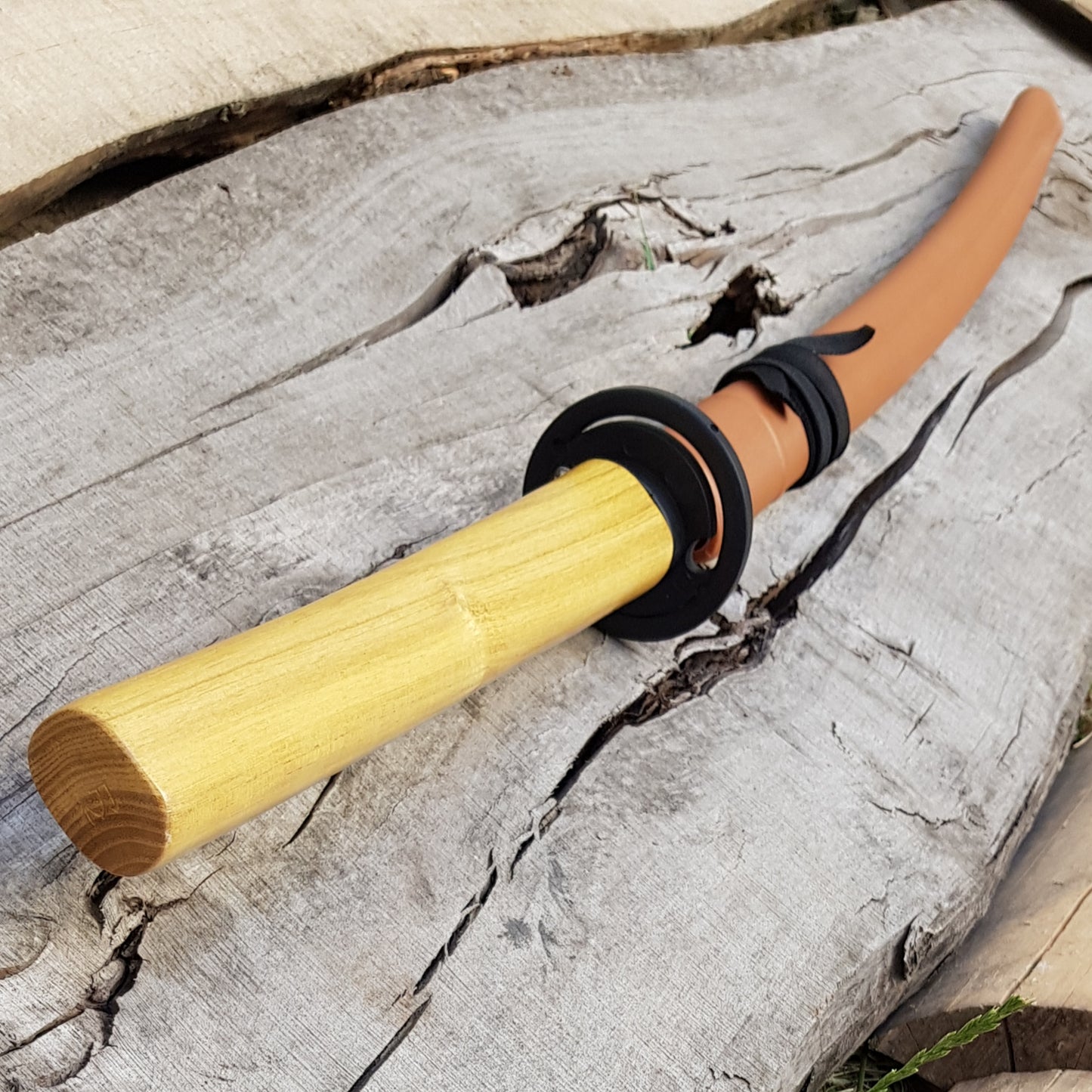 Wooden bokken Daito 102 cm (40.1") with groove, patterned rubber tsuba and dome, plastic saya for Aikido and Iaido - Robinia Wood