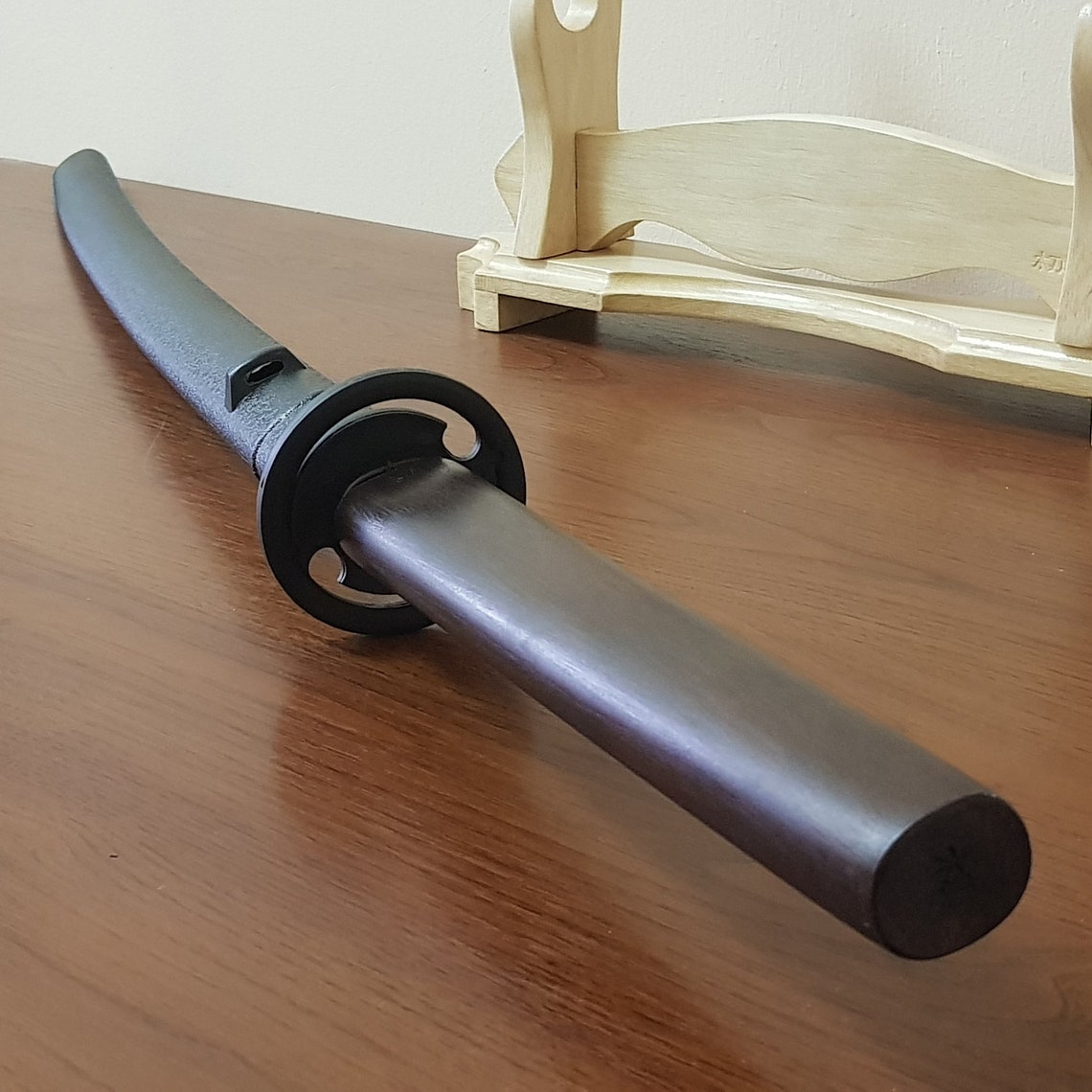 Wooden bokken Daito 102 cm (40.1") with patterned rubber tsuba and dome, plastic saya for Iaido - European Hornbeam