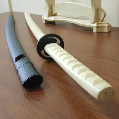 Wooden bokken Daito Deluxe with patterned rubber tsuba and dome, plastic saya for Iaido - European Hornbeam