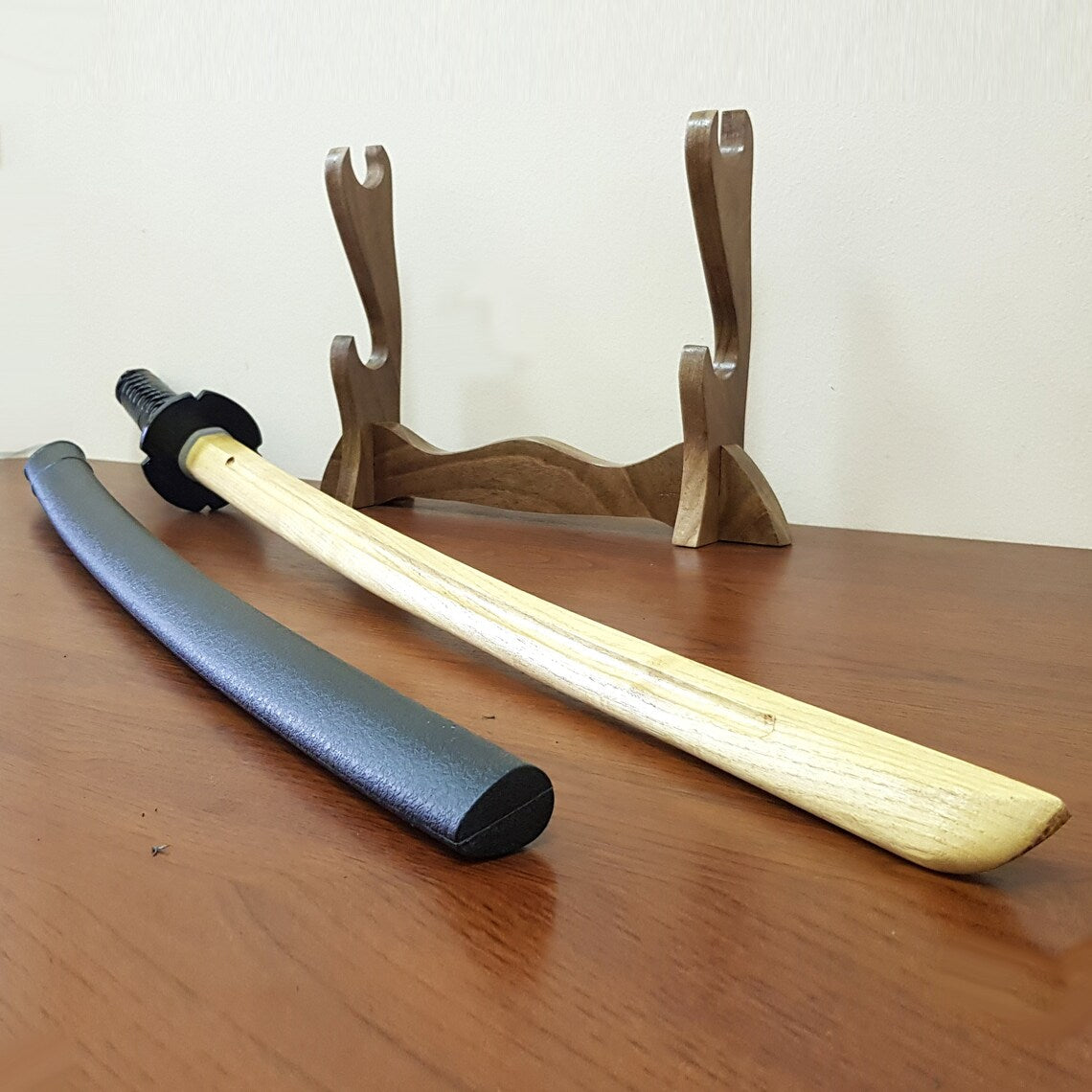 Wooden daito bokken with groove, tsuba, plastic saya and tsukamaki - Japanese sword 102 cm (40.1") for Aikido and Kendo - Robinia Wood