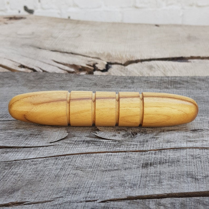 Дерев'яна масажна тренувальна паличка yawara з овальними кінцями - Robinia Wood