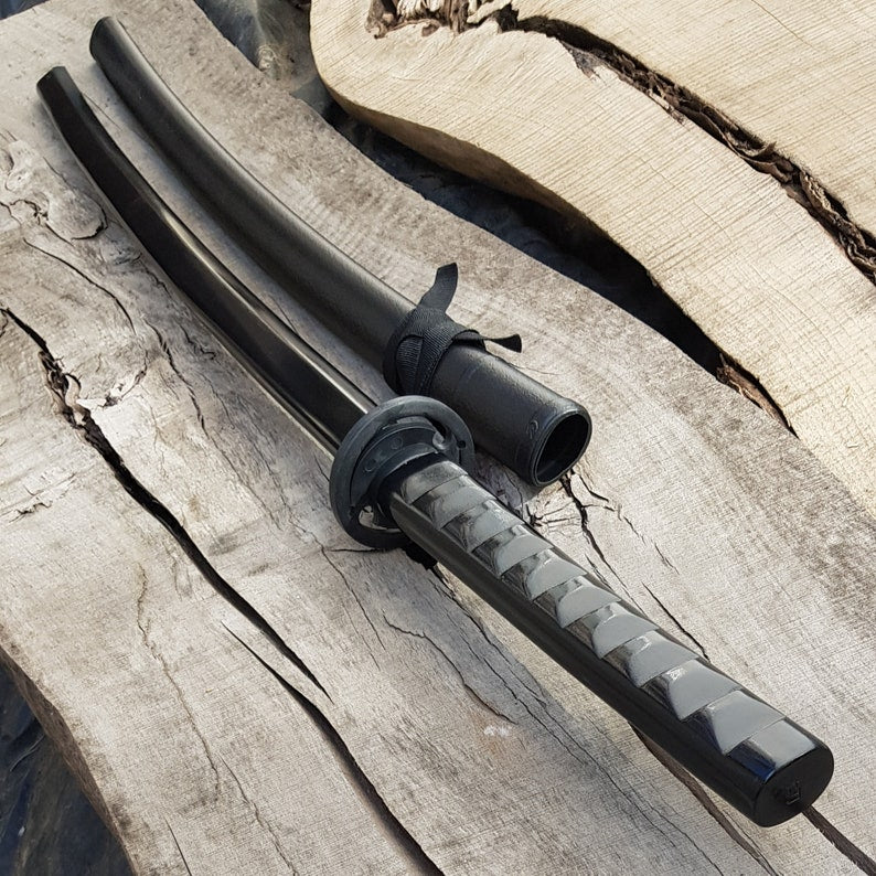 Wooden bokken Daito Deluxe with patterned rubber tsuba and dome, plastic saya for Iaido - European Hornbeam