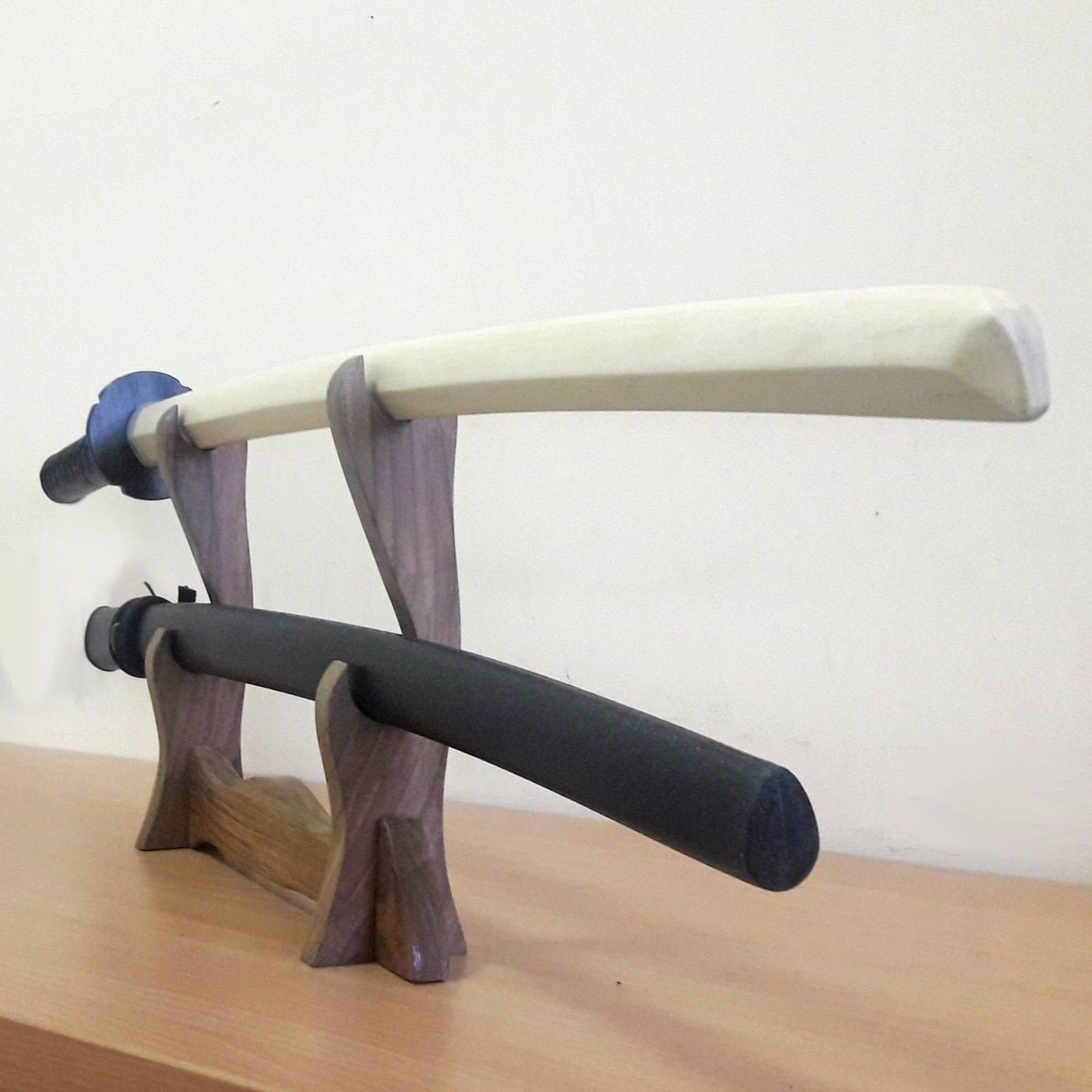 Wooden daito bokken with tsuba, plastic saya and tsukamaki - Japanese sword 102 cm (40.1") for Iaido - European Hornbeam