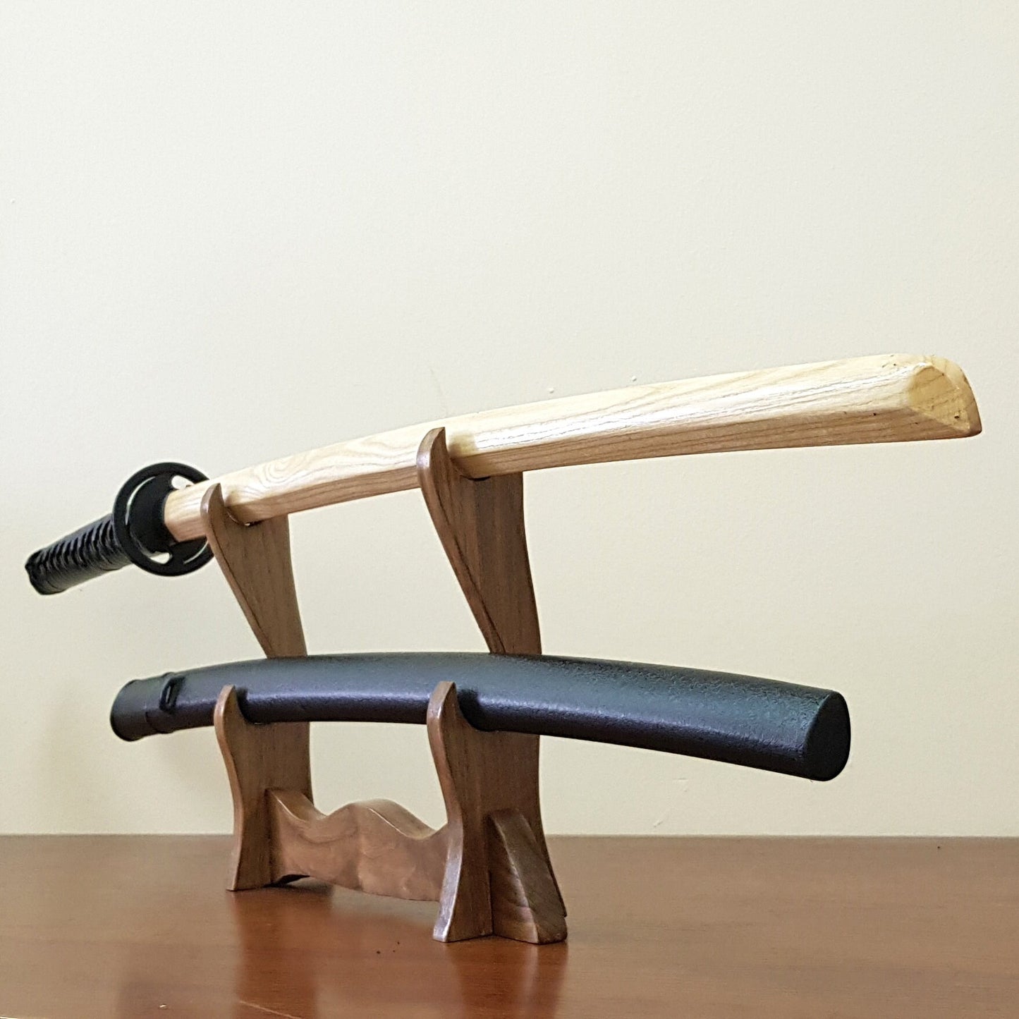 Bokken Daito 102 cm (40.1") with saya, sageo, tsukamaki, patterned rubber tsuba - European Ash