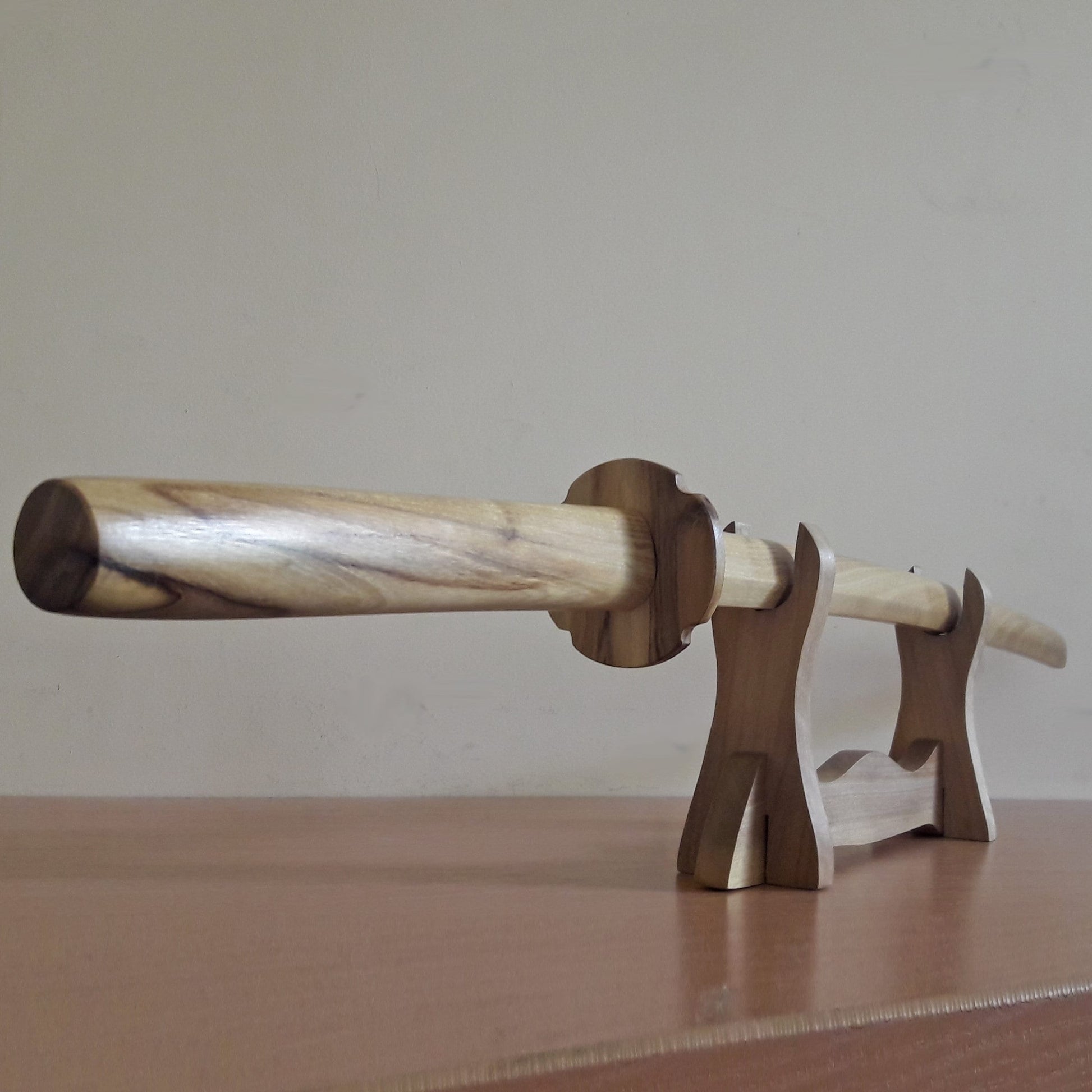 Japanese Bokken Daito 102 (40.1") with tsuba - Aikido,Kendo - Robinia Wood