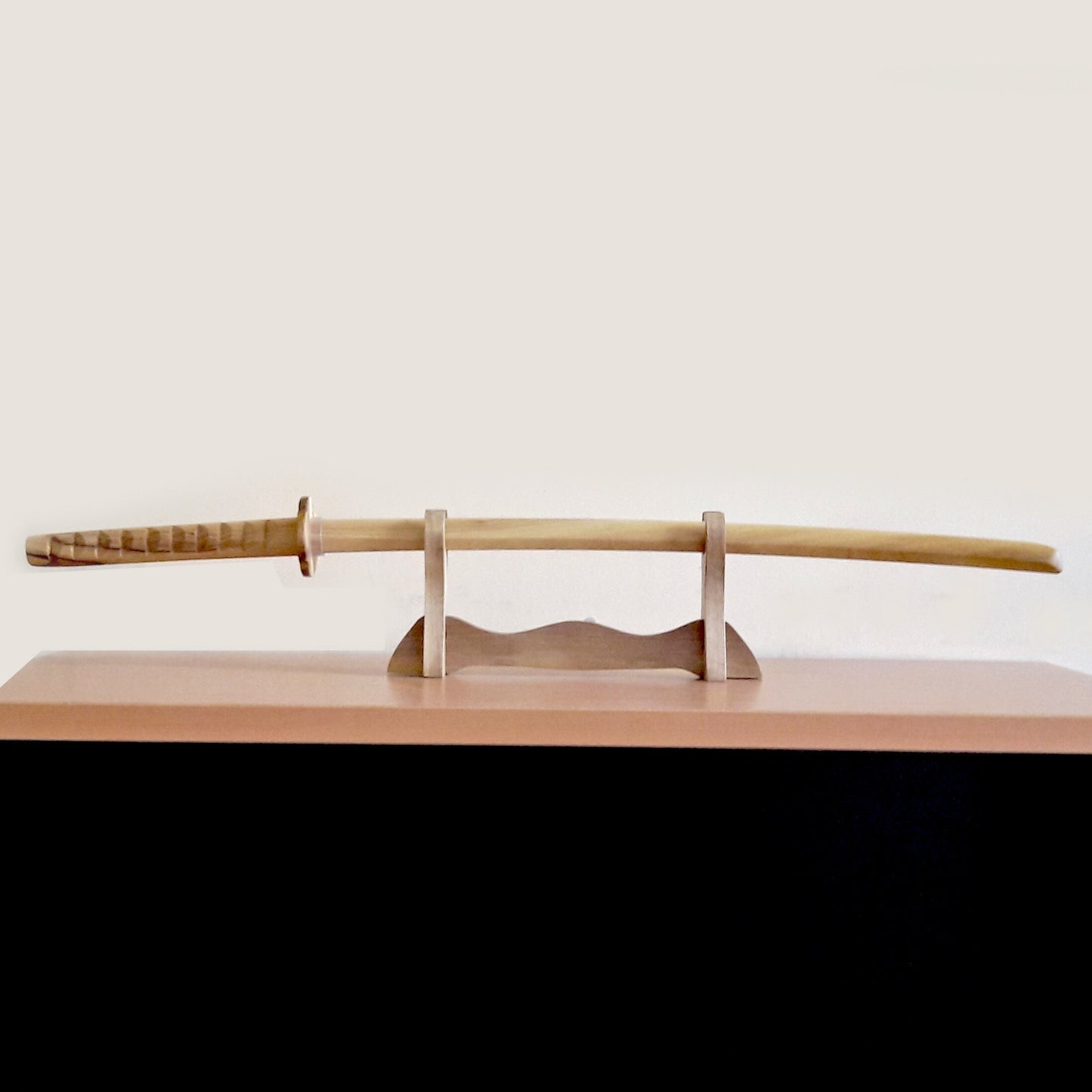 Japanese Daito Deluxe 102 (40.1") with tsuba - Aikido,Kendo - Robinia Wood
