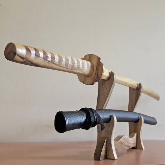 Wooden bokken Daito Deluxe with tsuba, plastic saya for Iaido - Robinia Wood