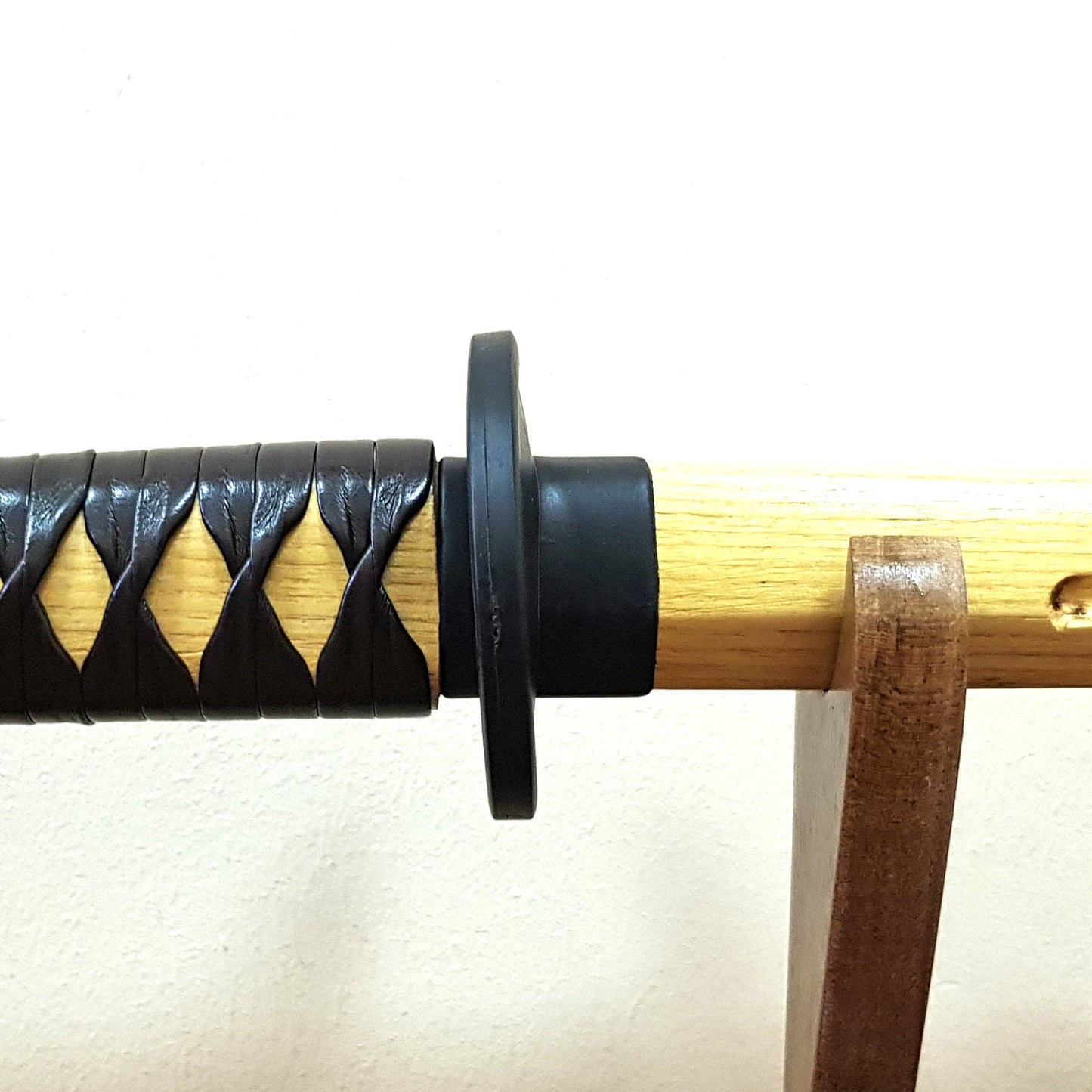 Wooden bokken Daito 102 cm (40.1") with groove, patterned rubber tsuba and dome, saya, tsukamaki for Aikido and Kendo - Robinia Wood
